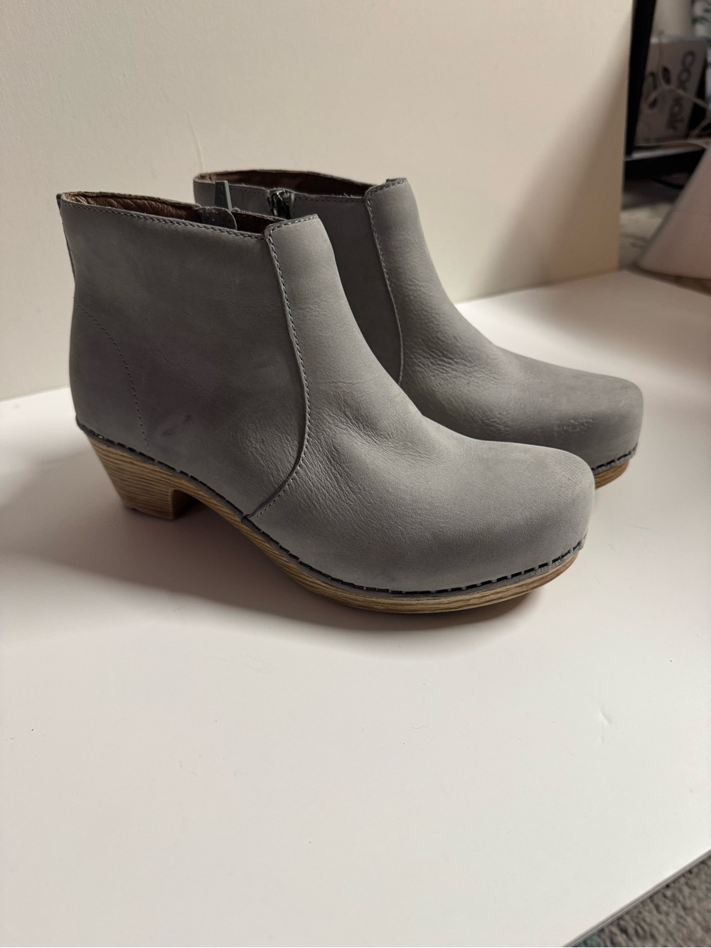 Dansko Light Gray Leather Ankle Booties with Low Heel, EU size 37
